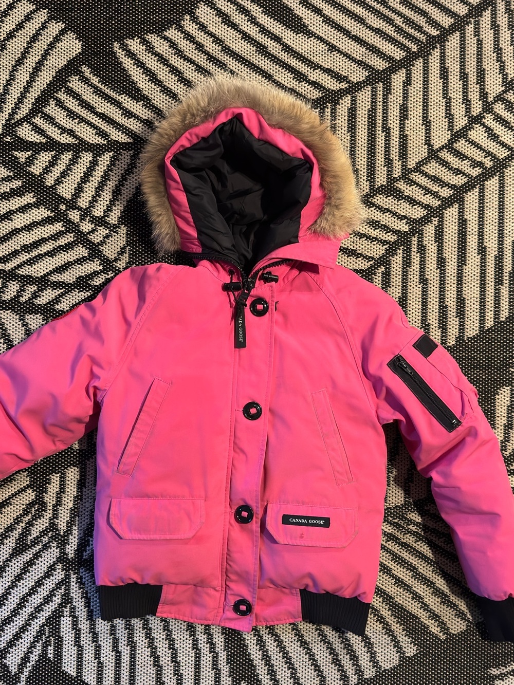 Canada Goose Kids Bright Pink Hooded Puffer Jacket with Fur Trim